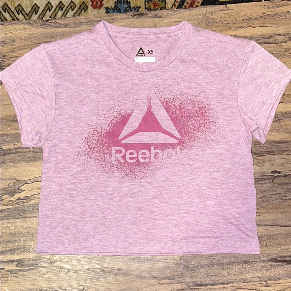 🧡4/$20🧡Cropped Reebok Graphic Tee